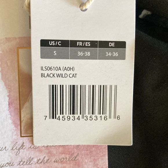 Jessica Simpson active wear shorts - Picture 3 of 5